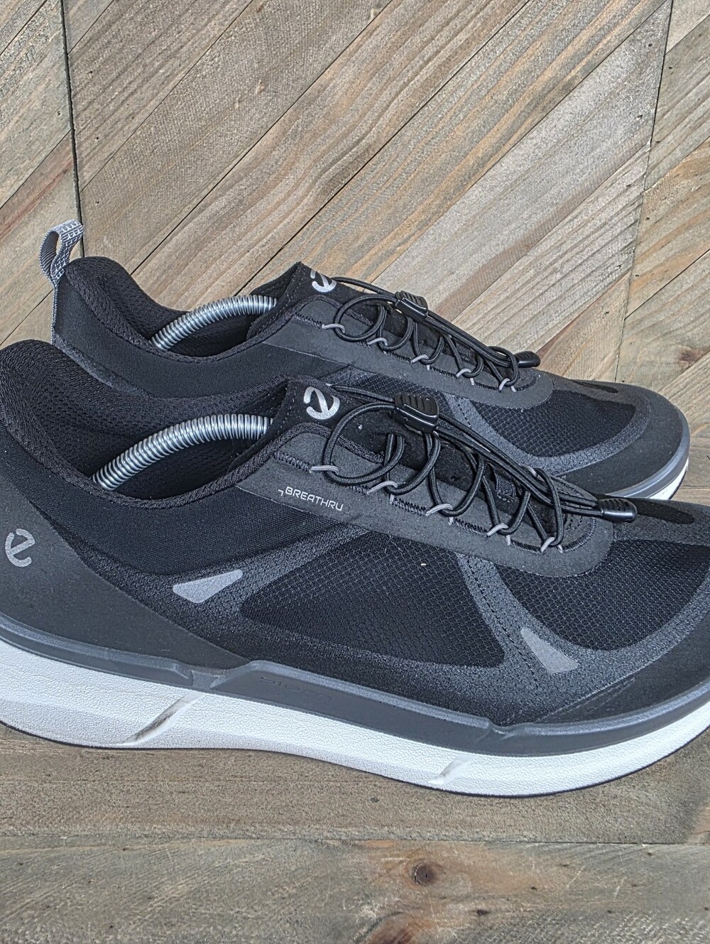 ECCO Biom 2.2 Breathru Mens Athletic Running Sneakers Size 11 Black White